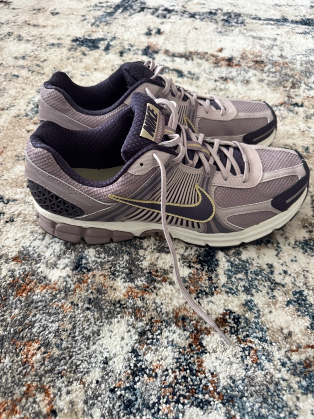 Nike Zoom Vomero 5 HQ3643-019 Taupe Plum Running Shoes Men’s 13 Excellent